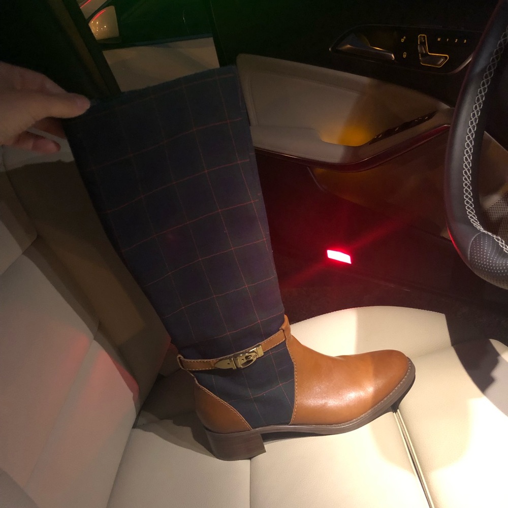 Etienne Aigner Boots